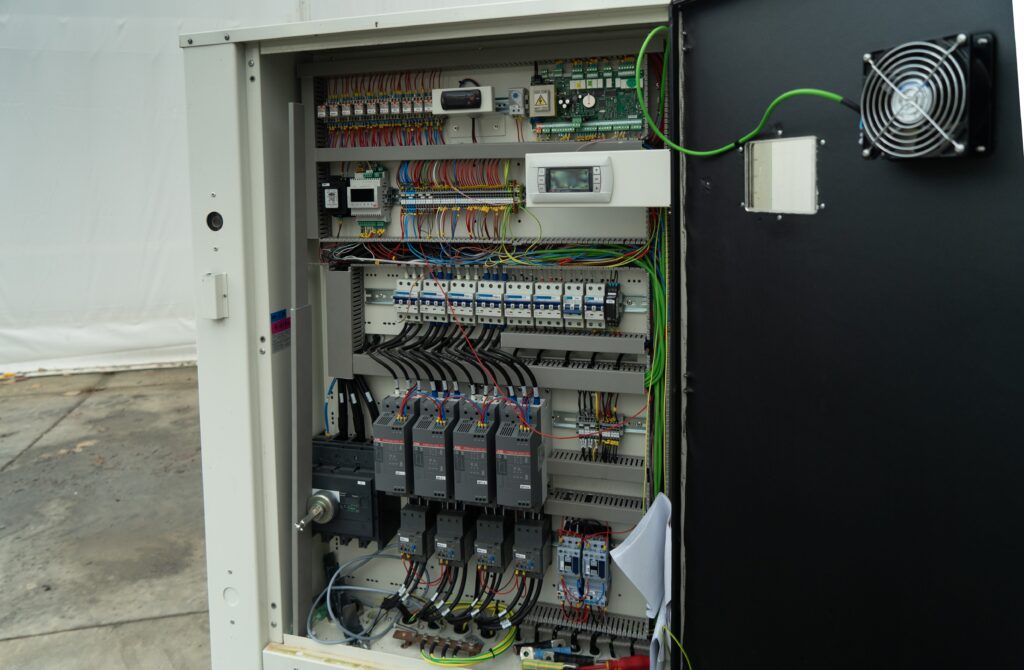 ТЕПЛОВИЙ НАСОС KEYTER KWE6270QEP4W 265,5 кВт