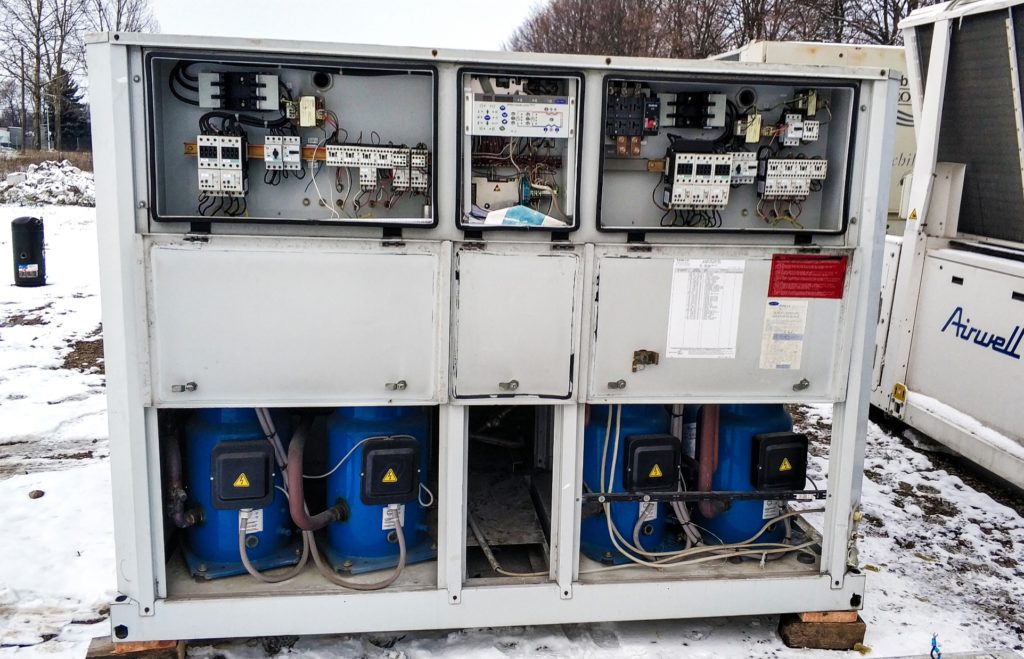 Gebrauchte Kaltwassersatz Carrier 198 kW