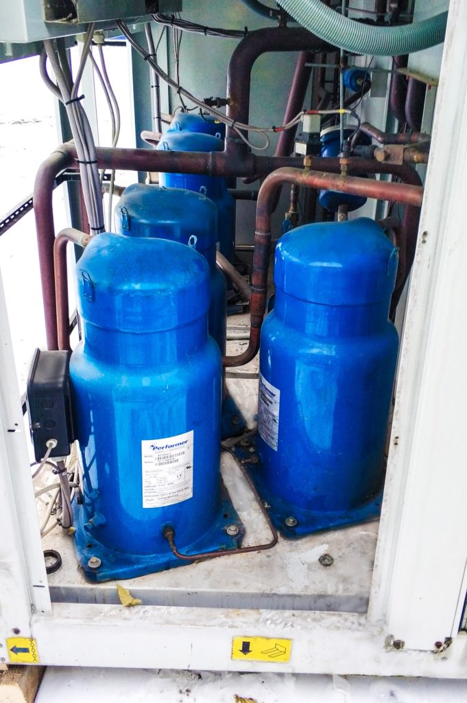 Gebrauchte Kaltwassersatz Carrier 198 kW
