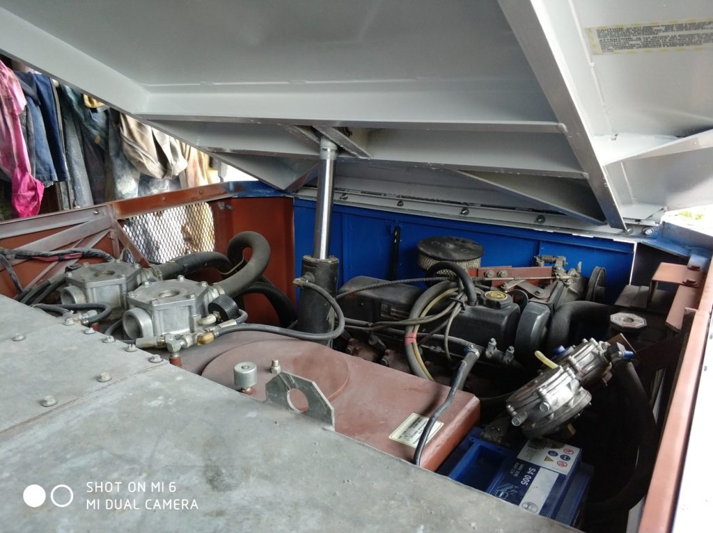 Ледозаливочная машина Zamboni 400