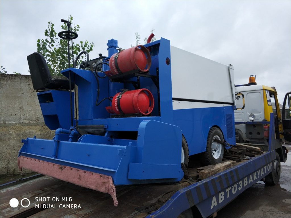 Ледозаливочная машина Zamboni 400