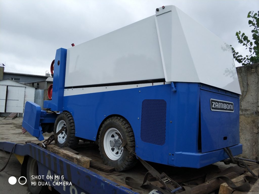 Ледозаливочная машина Zamboni 400