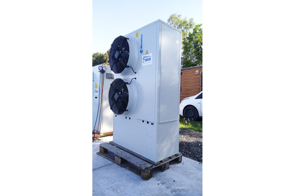 Kaltwassersatz Blue Box Epsilon Echos 24 kW
