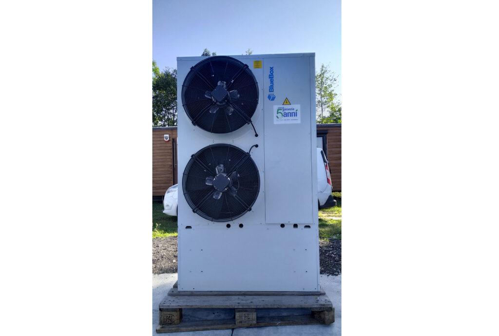Kaltwassersatz Blue Box Epsilon Echos 24 kW