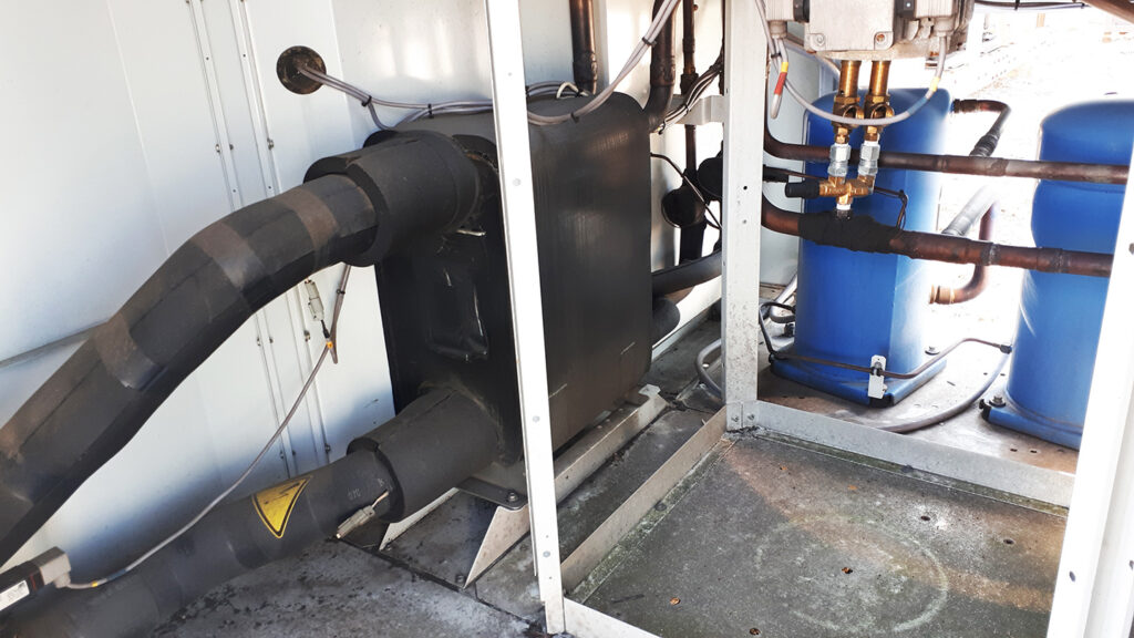 Kaltwassersatz Carrier 135 kW
