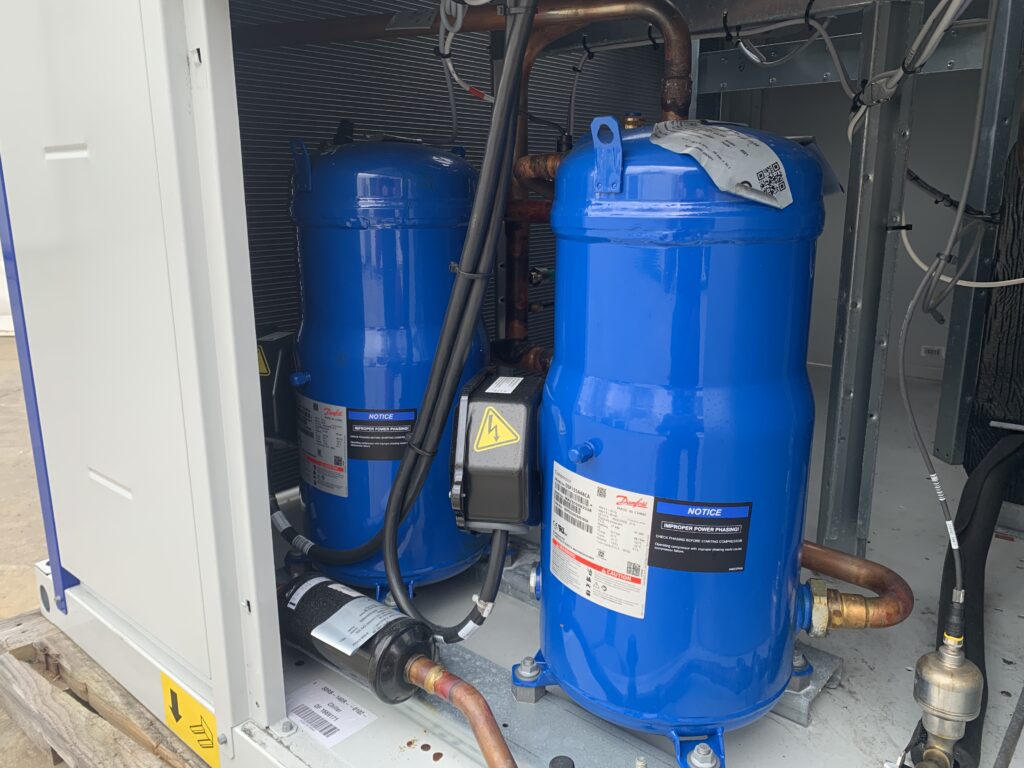 Aircooled chiller Carrier 30RB140R 140 kW
