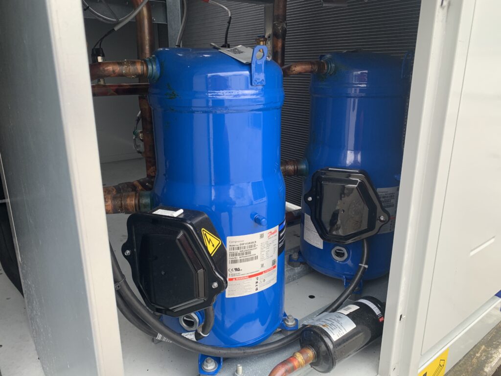 Aircooled chiller Carrier 30RB140R 140 kW