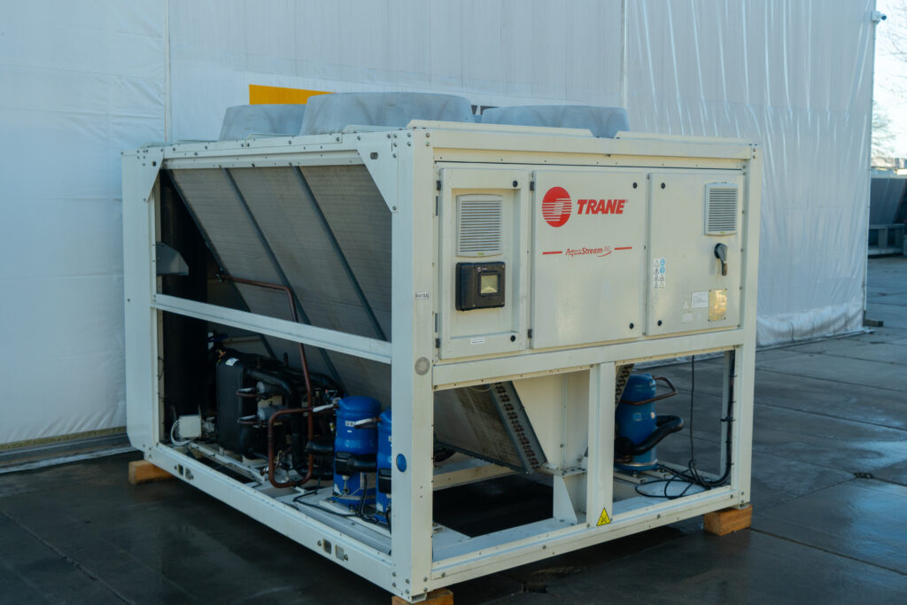 KALTWASSERSATZ Trane CGAM 046 127,6 kW
