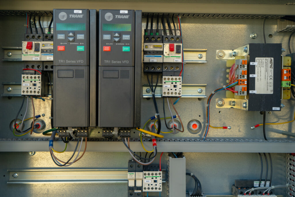 KALTWASSERSATZ Trane CGAM 046 127,6 kW