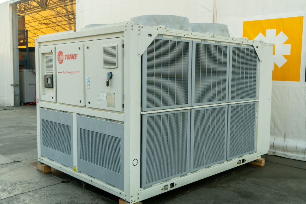 KALTWASSERSATZ Trane CGAM 046 127,6 kW
