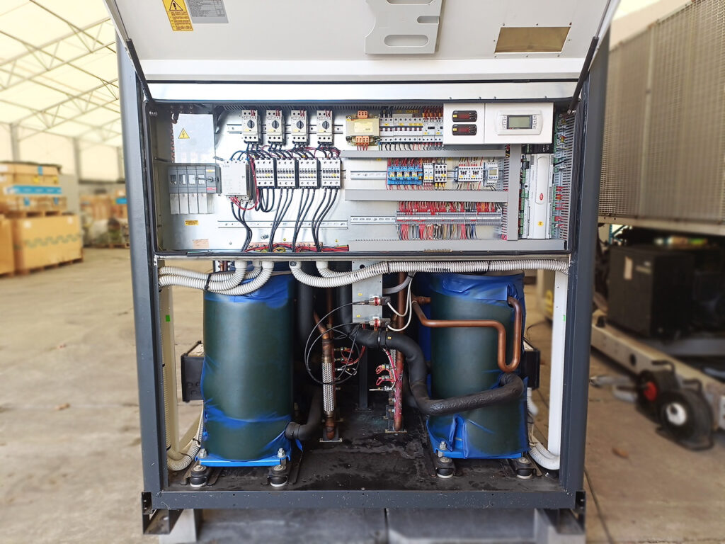 Чиллер HiRef LCE274FS 280 kW