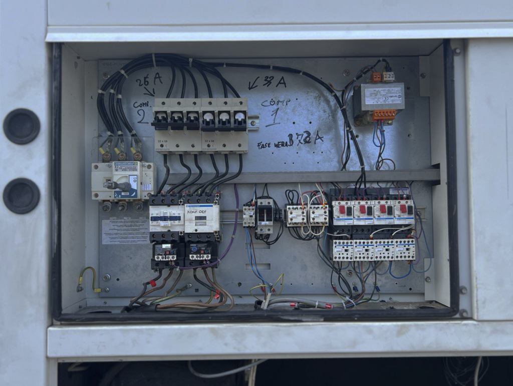 Чиллер DAIKIN EWAP120CAYNB 122 кВт