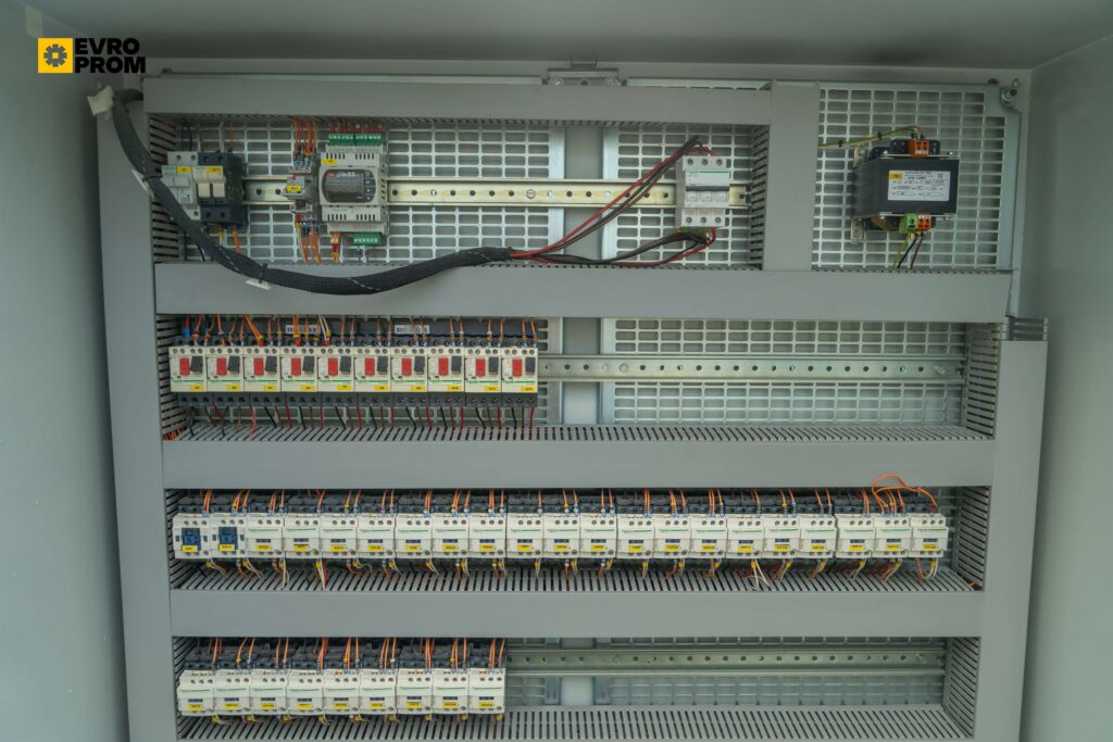Драйкулер CARRIER FCTE90 10MDB 12PH/12PL 484/356 кВт
