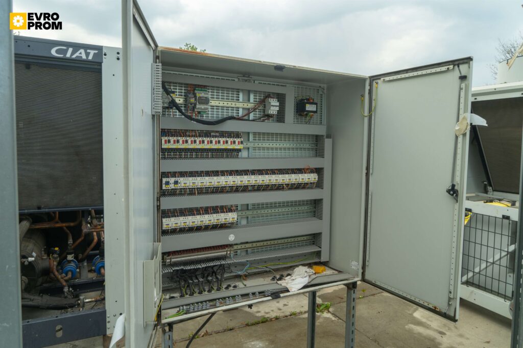 Драйкулер CARRIER FCTE90 10MDB 12PH/12PL 484/356 кВт