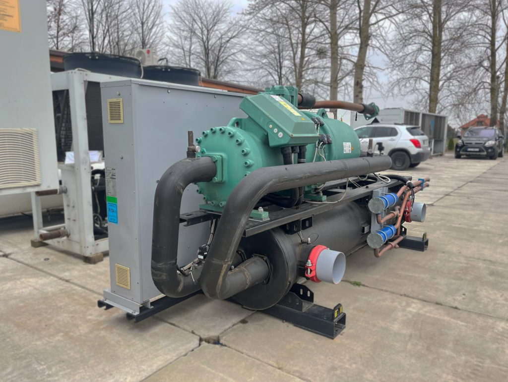 Чиллер SYSTEMAIR SYSCREW WATER EVO PROTO 920 кВт