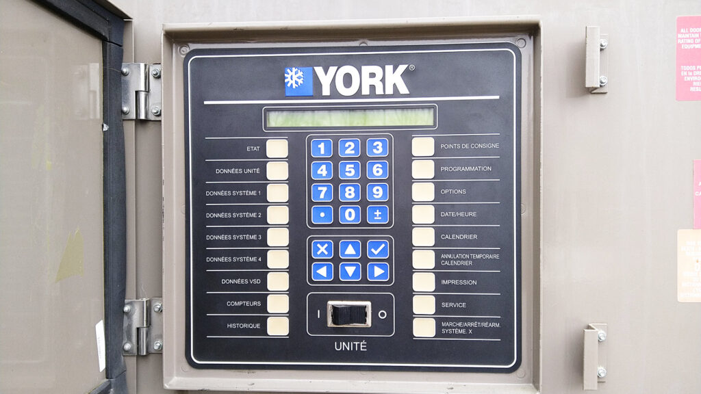 Aircooled chiller York 835 kW