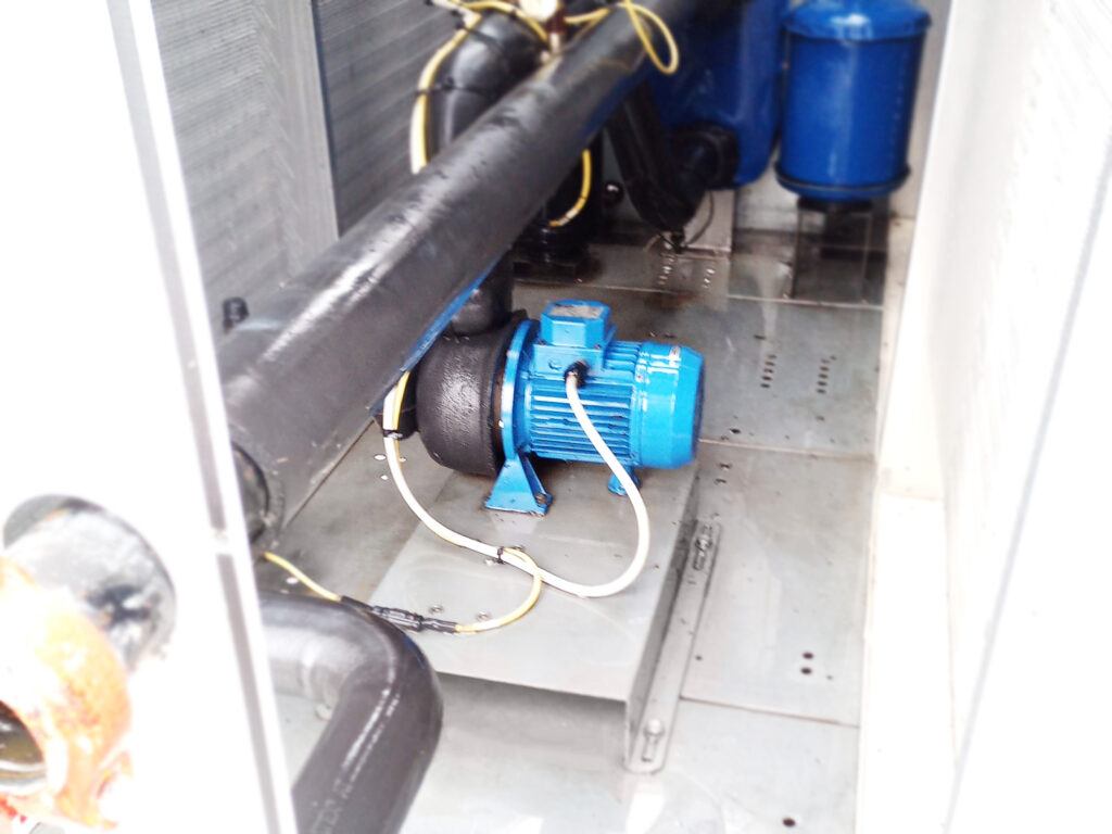 KALTWASSERSATZ / Wärmepumpe CLIVET WSAN-XEE 84/100 kW