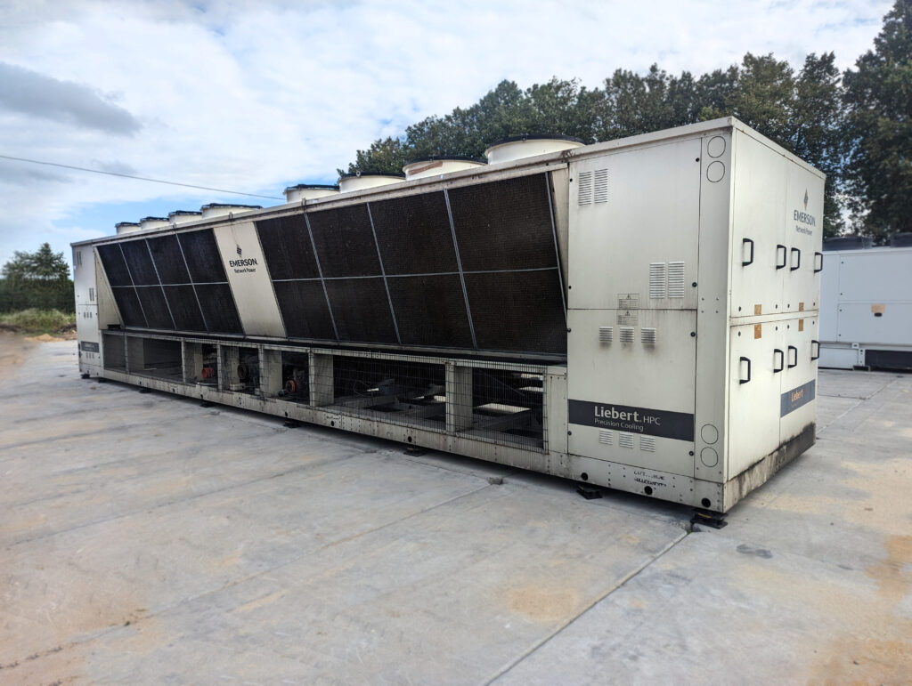 Чиллер Emerson FQ4-086 810 кВт