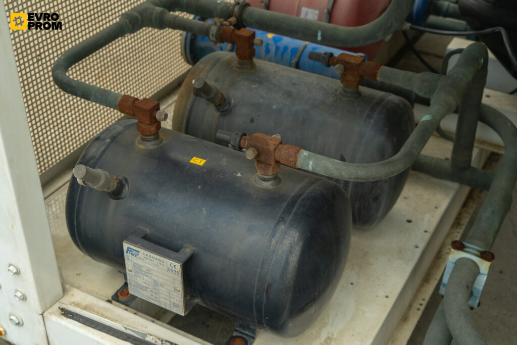 Aircooled chiller/Heat pump EMICON PAE 4902 S KC 488 kW / 570 kW