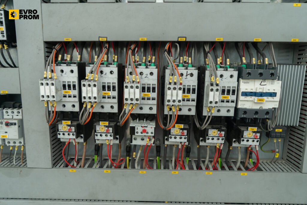 Aircooled chiller/Heat pump EMICON PAE 4902 S KC 488 kW / 570 kW