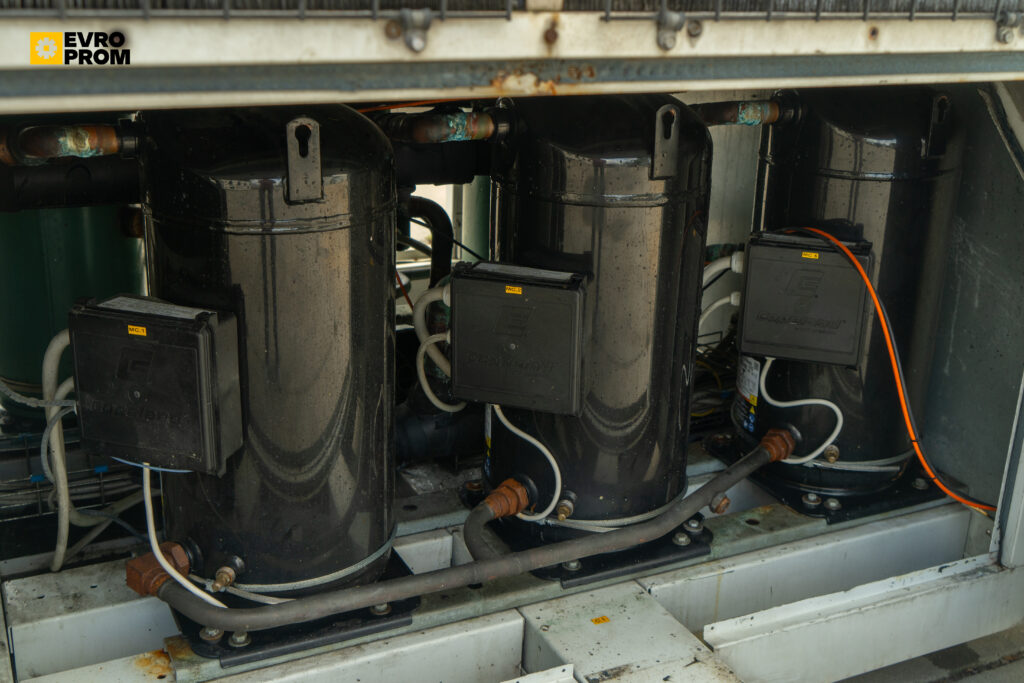 Aircooled chiller/Heat pump EMICON PAE 4902 S KC 488 kW / 570 kW
