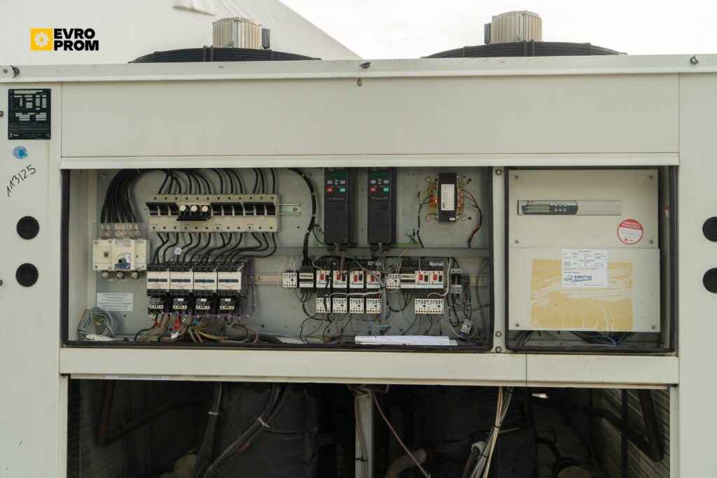 Чиллер Trane ECGAN925G72F1 268.2 кВт