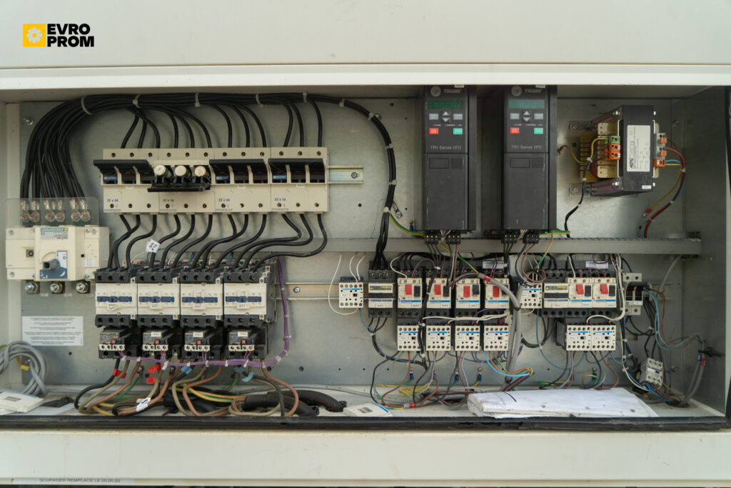 Чиллер Trane ECGAN925G72F1 268.2 кВт