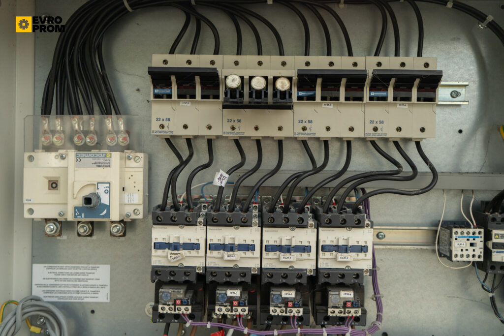 Чиллер Trane ECGAN925G72F1 268.2 кВт
