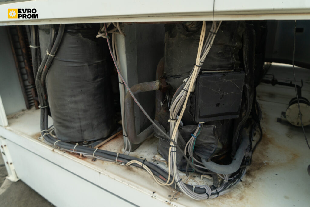 Чиллер Trane ECGAN925G72F1 268.2 кВт