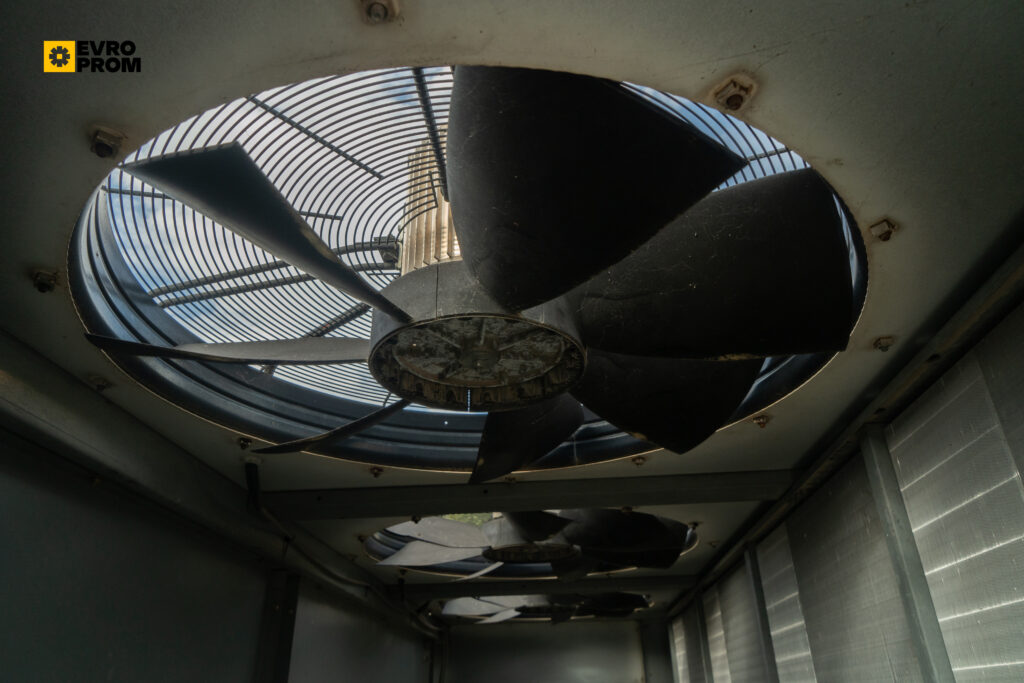 Чиллер Trane ECGAN925G72F1 268.2 кВт