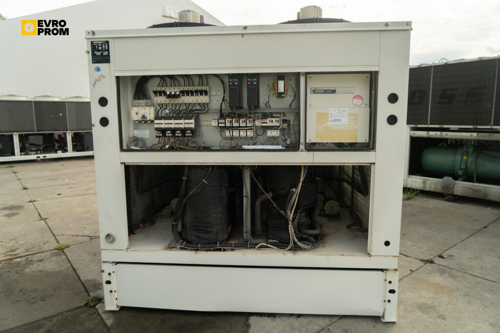 Чиллер Trane ECGAN925G72F1 268.2 кВт