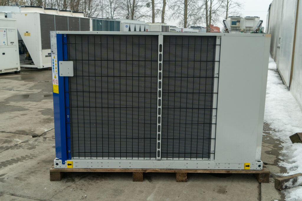 Kaltwassersatz CARRIER 30RB100R 100 kW