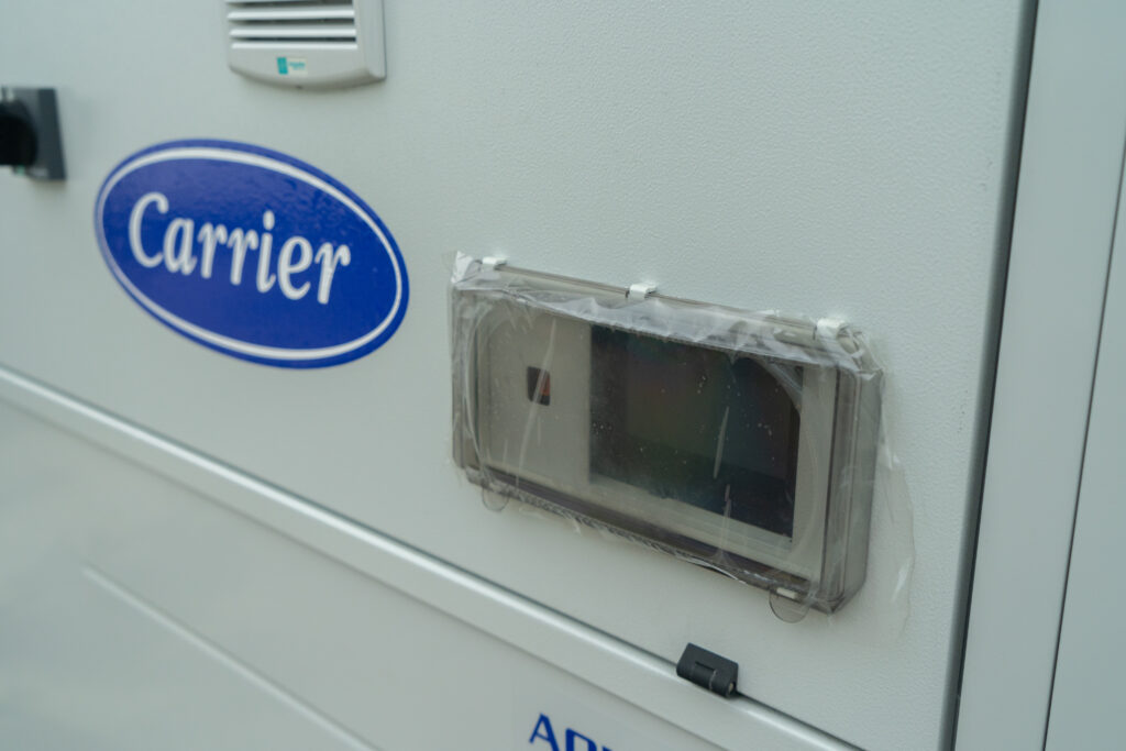 Kaltwassersatz CARRIER 30RB100R 100 kW