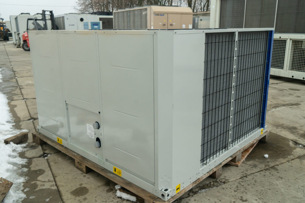 Kaltwassersatz CARRIER 30RB100R 100 kW