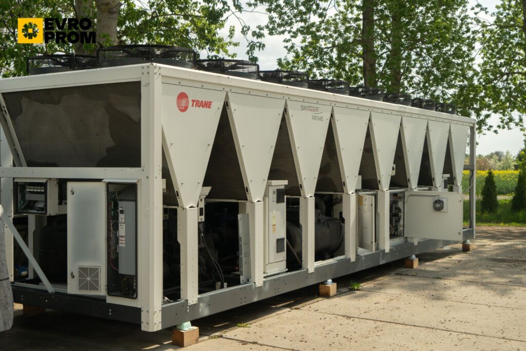 Aircooled chiller TRANE RTAF300 HSS XLN 1079 kW