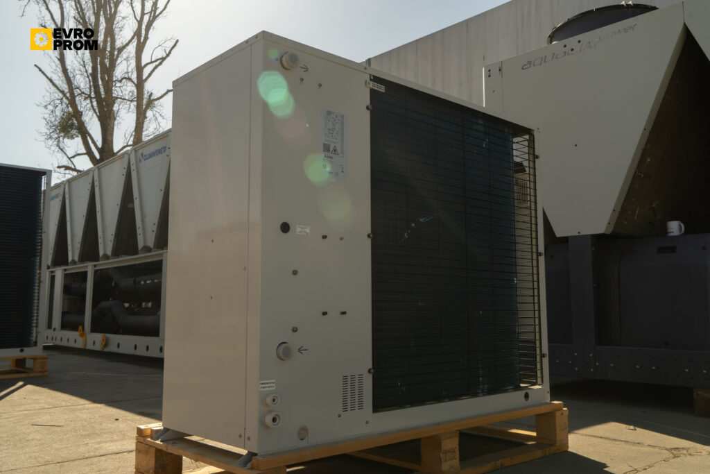 Aircooled chiller/Heat pump CLIMAVENETA MEHP IB G07 23Y 19.7 kW/23.8 kW