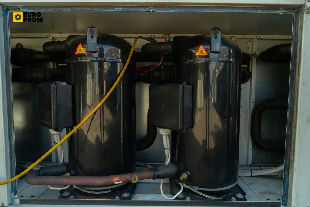 Aircooled chiller Climaveneta NECS R B 3218 746 kW