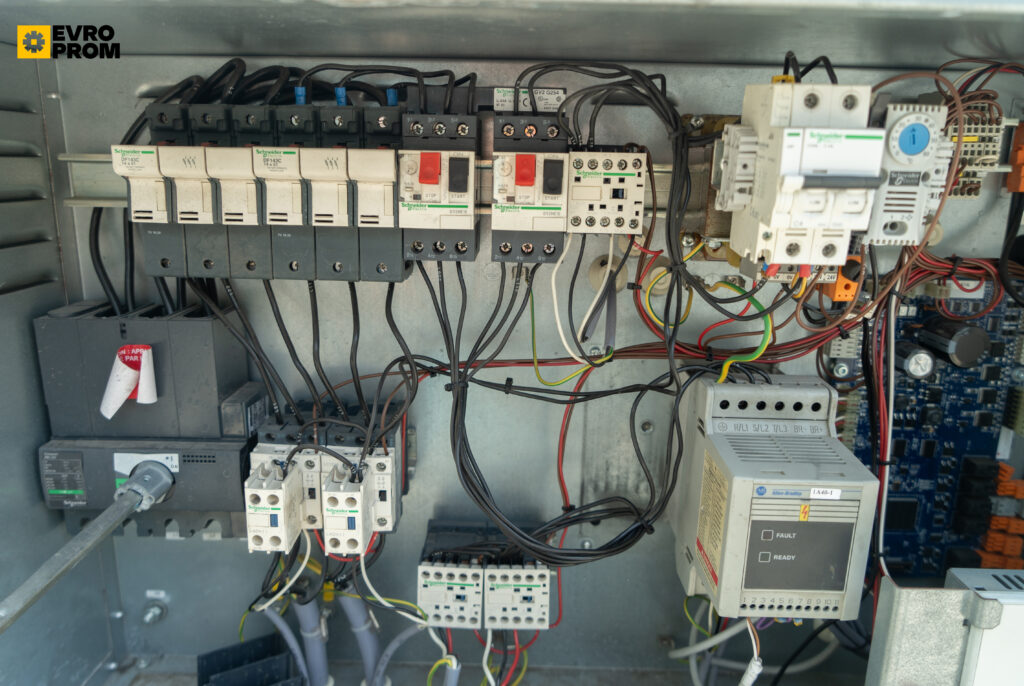 Kaltwassersatz CARRIER 30RBSY060B0021 PE 58 KW