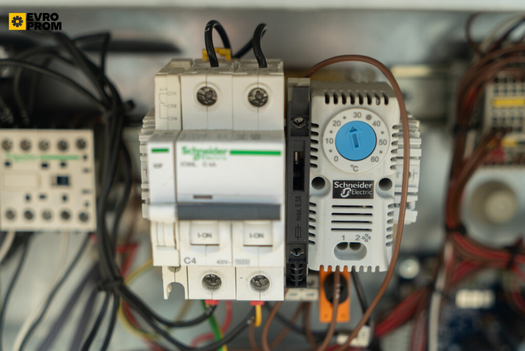 Kaltwassersatz CARRIER 30RBSY060B0021 PE 58 KW