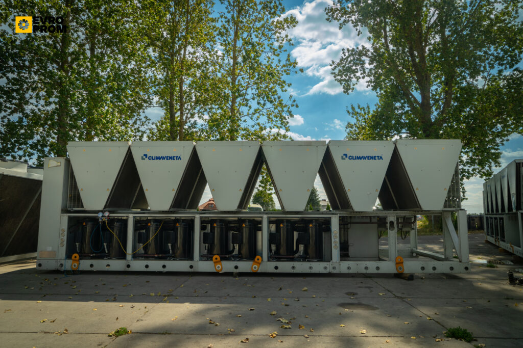 Aircooled chiller Climaveneta NECS R B 3218 746 kW