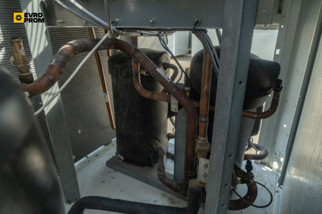 Kaltwassersatz CARRIER 30RBSY060B0021 PE 58 KW