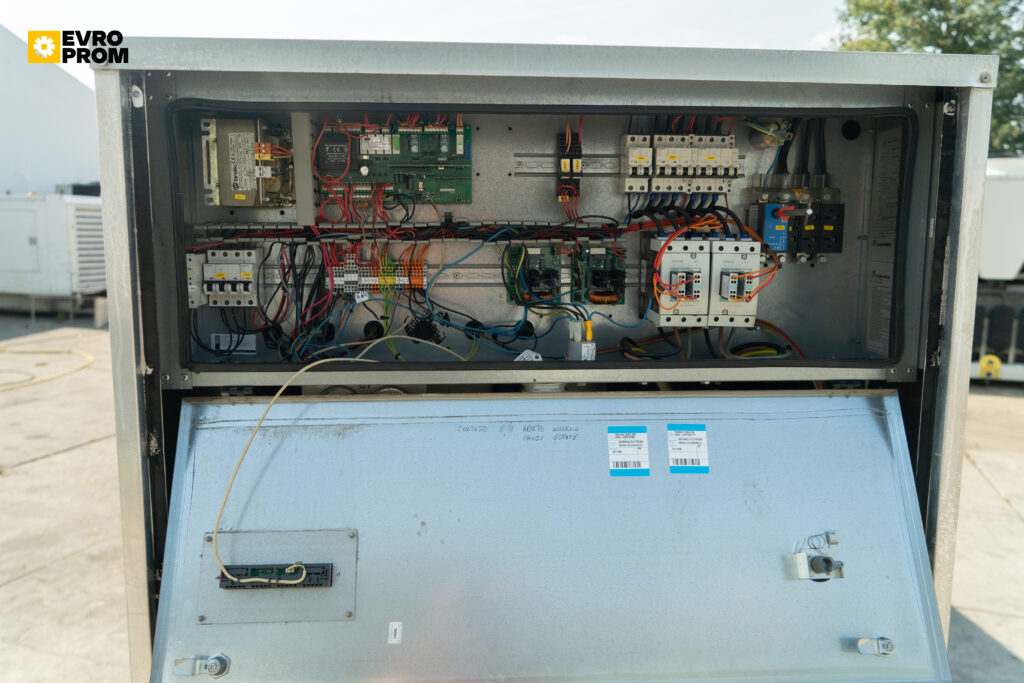 Kaltwassersatz/Wärmepumpe CLIMAVENETA NECS N B S 0512 127 kW / 144 kW