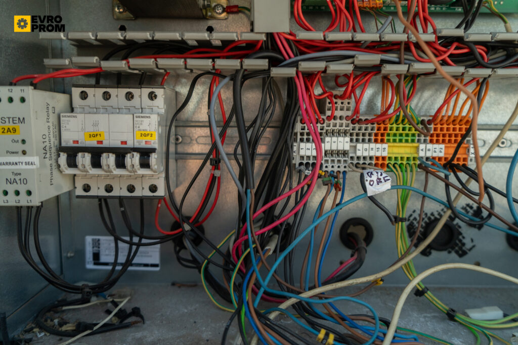 Kaltwassersatz/Wärmepumpe CLIMAVENETA NECS N B S 0512 127 kW / 144 kW