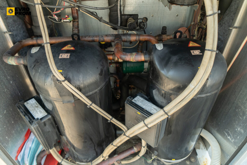 Kaltwassersatz/Wärmepumpe CLIMAVENETA NECS N B S 0512 127 kW / 144 kW