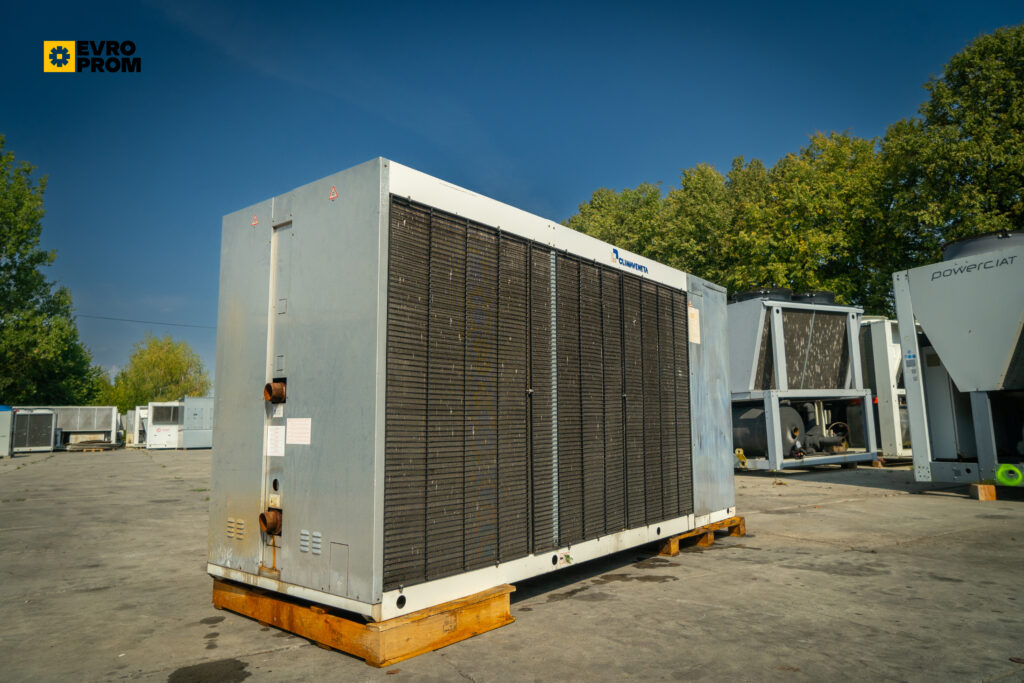 Kaltwassersatz/Wärmepumpe CLIMAVENETA NECS N B S 0512 127 kW / 144 kW