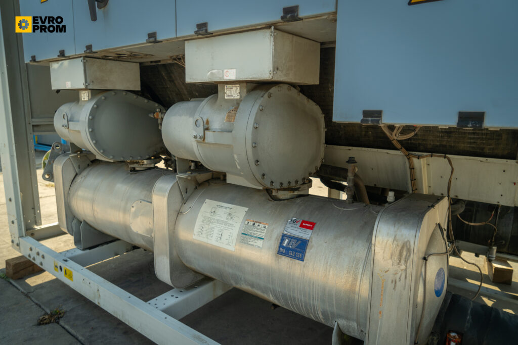 Aircooled chiller CARRIER 30GX 132 A0281 PEE 450 KW