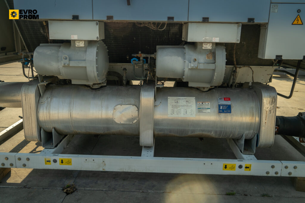 Aircooled chiller CARRIER 30GX 132 A0281 PEE 450 KW
