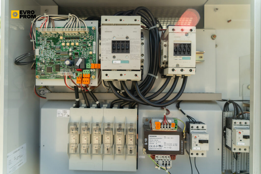 Kaltwassersatz CARRIER 30HXC120 A0450 PEE  414 kW