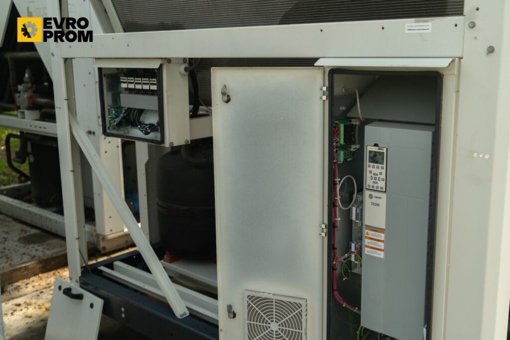 Aircooled chiller TRANE RTAF300 HSS XLN 1079 kW
