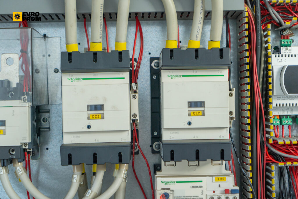 Чіллер UNIFLAIR BREC2802A 635 кВт